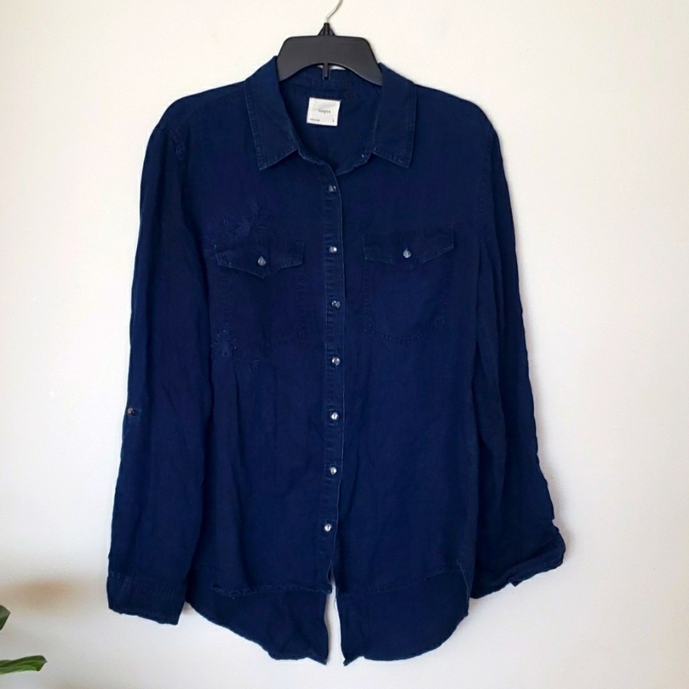 Harper chambray button down shirt, split back shirt, beach, lyocell Sz Large